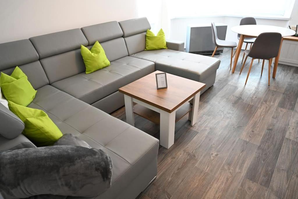 Rodinny Apartman U Broumovskeho Namesti Экстерьер фото